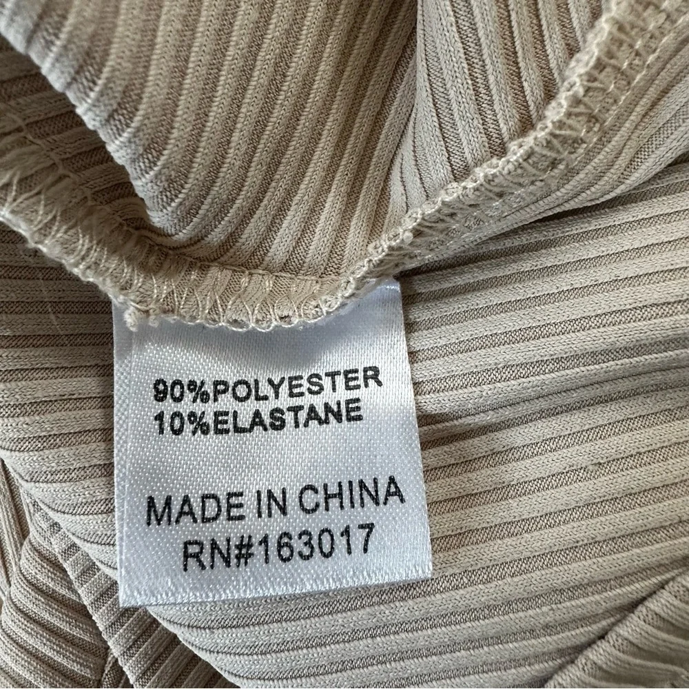 Princess Polly Thea Romper Ribbed Beige Button Down -Size 2 - Picture 8 of 11